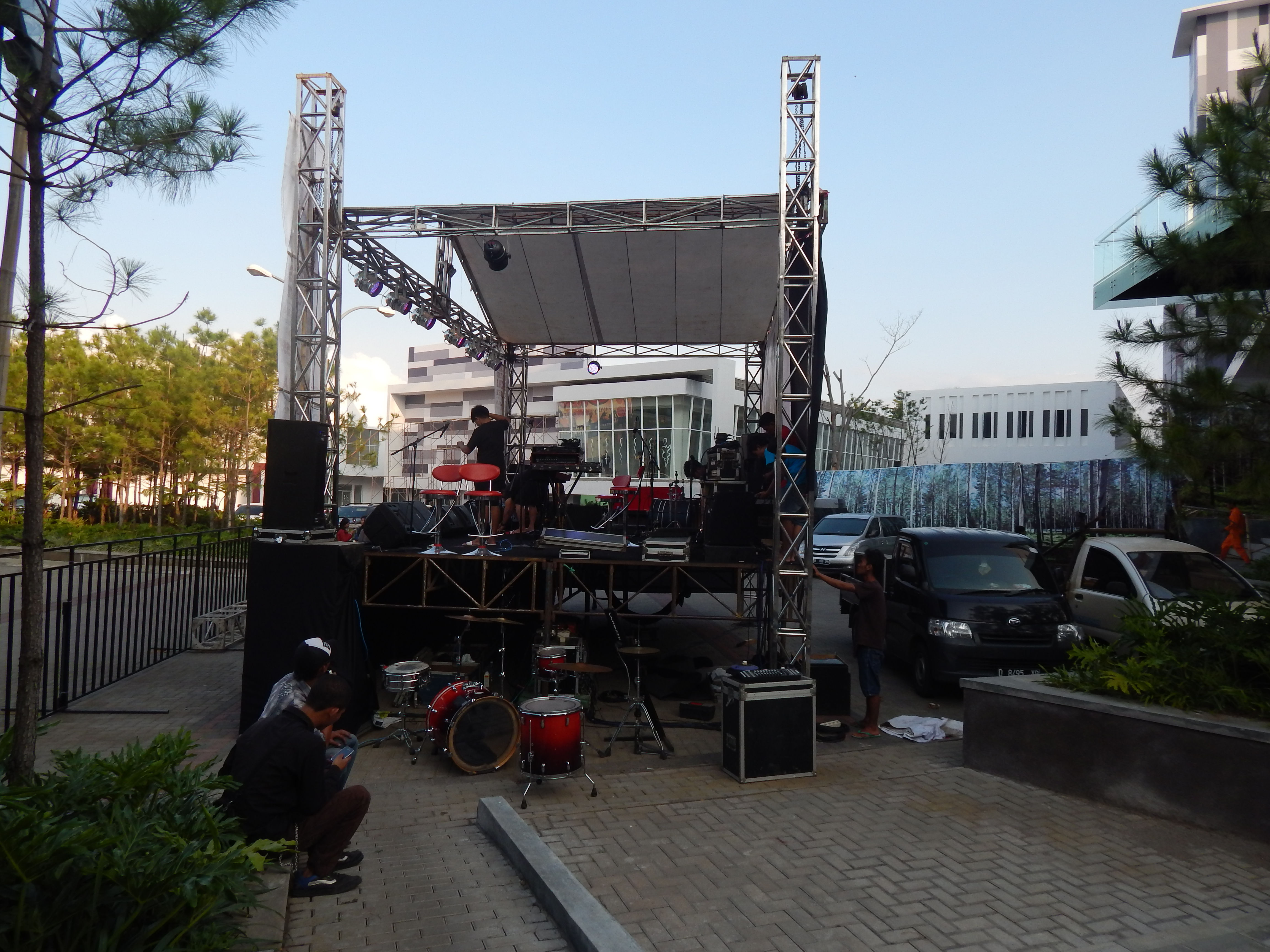 Lighting, Rigging dan Alat Musik